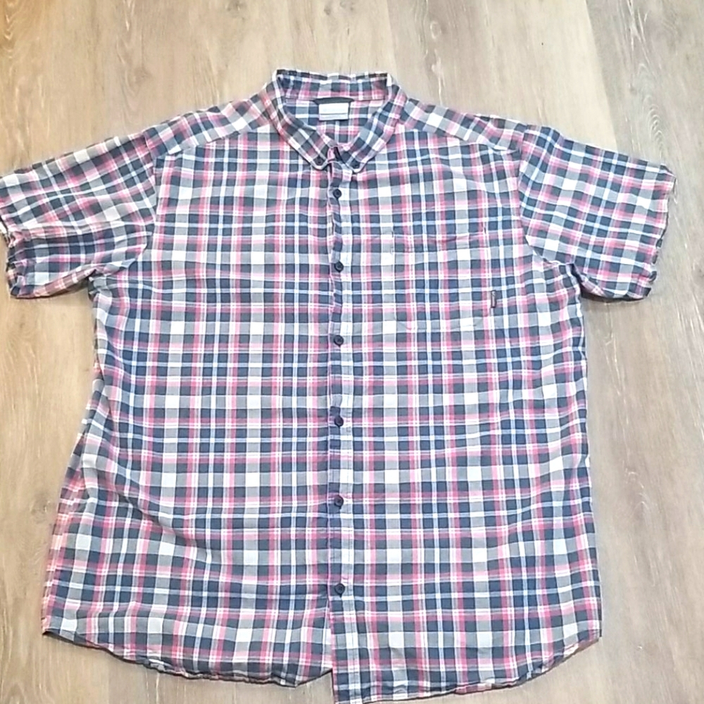 Columbia short sleeve buttoned shirt